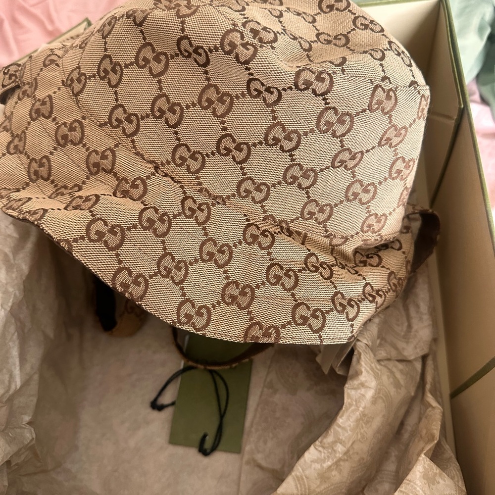 Gucci Tan and Brown Monogram Shoulder Bag - Picture 3 of 11